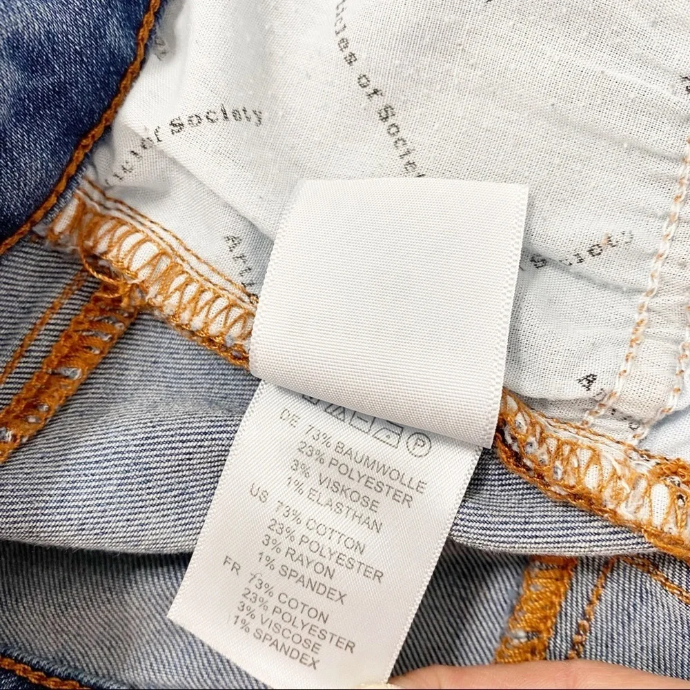Articles of Society Distressed Cut Off Medium Wash Denim Jean Shorts 26